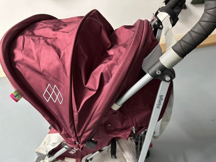 Maclaren triumph light weigh stroller