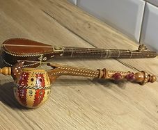 2 presume Vintange Ornamental Instruments