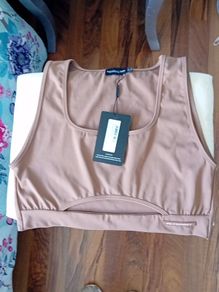 sports bra Pretty Little Thing