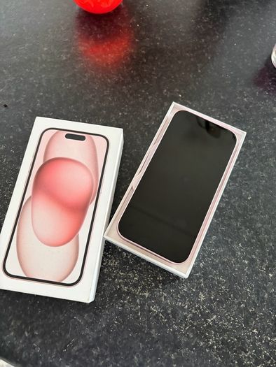 pink iphone 15