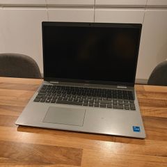 Dell Latitude 5530 | i5 (12th gen) | 16GB | 15.6" FHD | 256GB | Win11