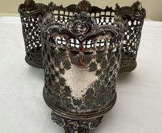 Vintage ornate cruet set holder, no handle
