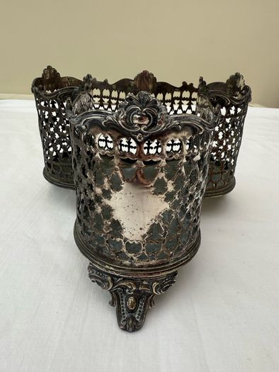 Vintage ornate cruet set holder, no handle