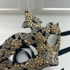 New masquerade mask