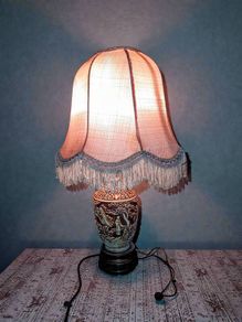 Lovely pink heavy table lamp