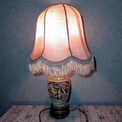 Lovely pink heavy table lamp