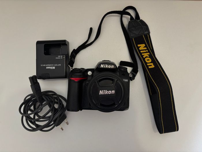 Nikon D7000 DSLR + Nikon 35mm f/1.8G Lens