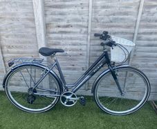 Raleigh Pioneer Tour Hyrid Bike - Women's City style