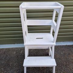 Child Leaning Tower / Helper Tower