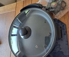 Electric skillet