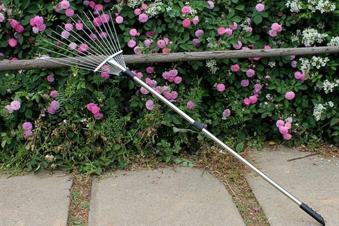 Garden Leaf Rake,Grass Rake for Lawn,Adjustable Lawn Grass Rake for Grass Cleaning Fallen Leaves Weeds,34 to 63-Inch Adjustable Gardening Tools 160cm (FREE POSTAGE)