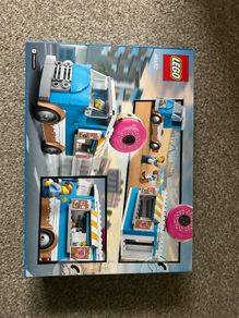 LEGO City Donut Truck 60452 Brand New