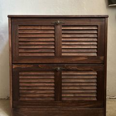 Solid wooden shoe cabinet
