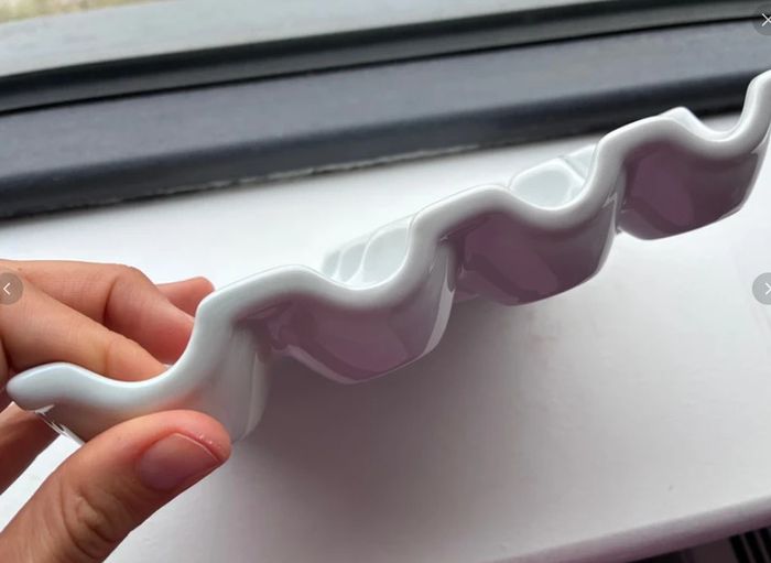 Ceramic egg holder