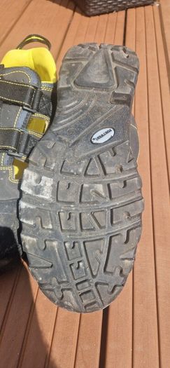 safety sandals