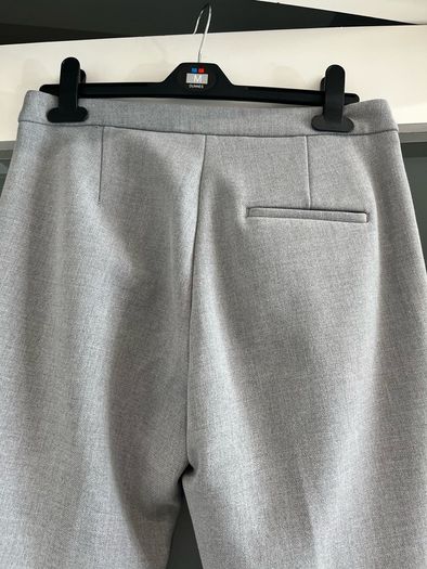 H&M Grey Cigarette Pants (Size 8)