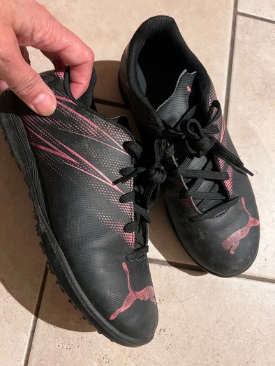 Puma kids football boots UK 2