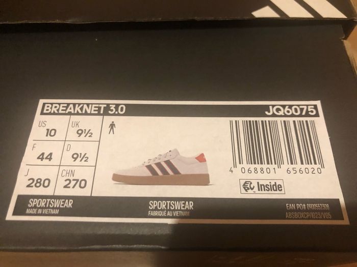 Brand NEW Adidas Men's shoe size 9.5(44)cash or swap