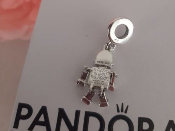 New genuine pandora best friend charm