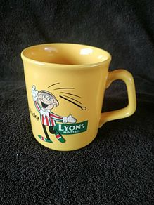 Lyons tea minstrel mug.