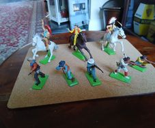 Britains Deetail Cowboys and Indians,vintage