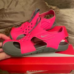 Nike kids pink sandals brand new