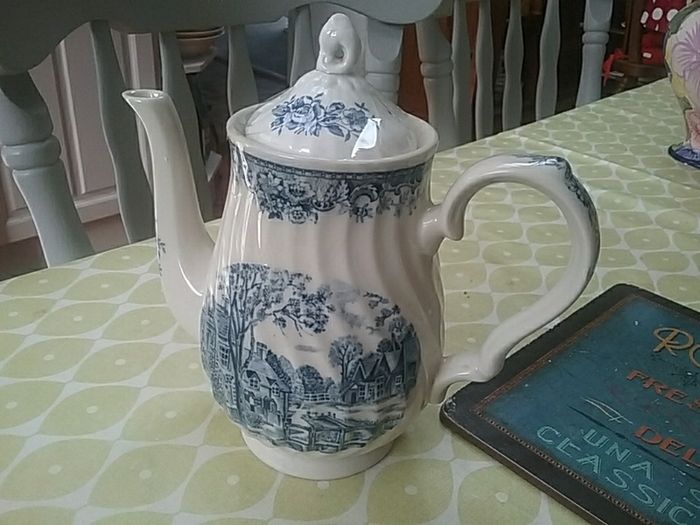 Blue/White Tea/Coffee Pot