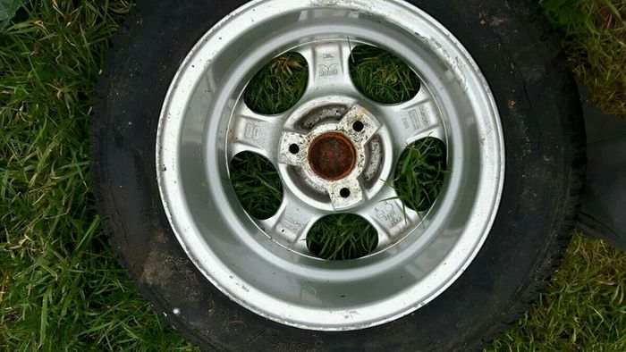 3 stud wheels