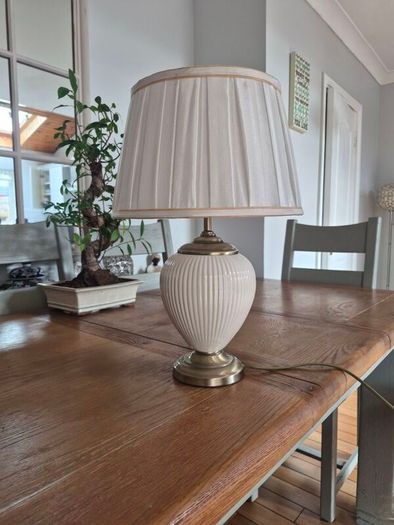 Table lamp
