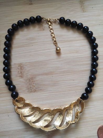 Monet necklace