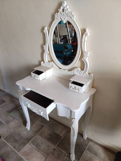 Mirror Table