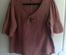 Cotton Blouse with front tie.