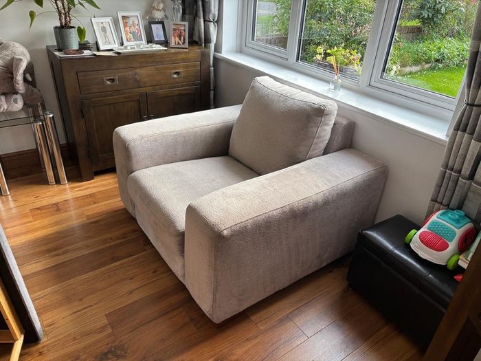 Sofa & Armchair