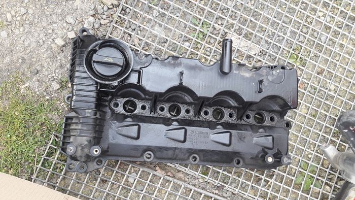 Mazda 6 2.2 rocker cover