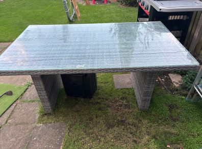Outdoor rattan table