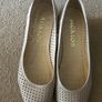 Beige shoes Image 4