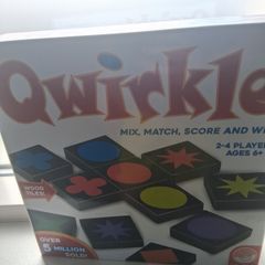 MindWare Qwirkle Tile Board Game