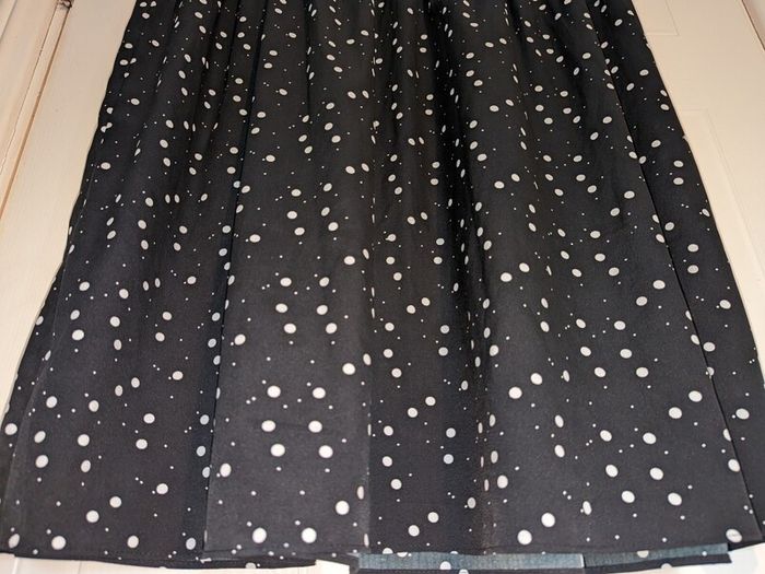 Perfect for Summer, gorgeous midi skirt