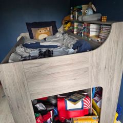 Mid sleeper with desk