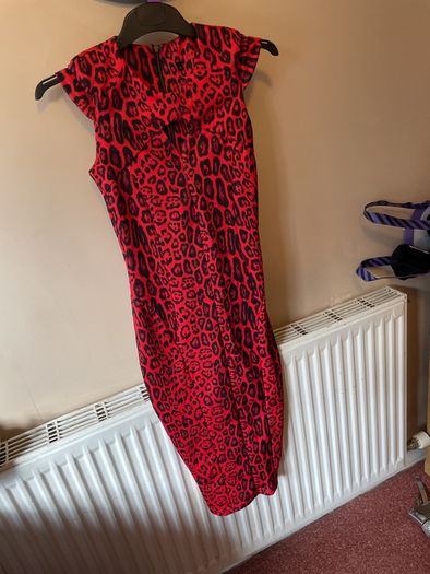 Black and Red Dress midi