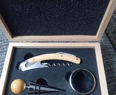 Wine Set in Bamboo Box with Waiter's Knife/Corkscrew, Wine Collar, Stainless Steel Bottle Stopper