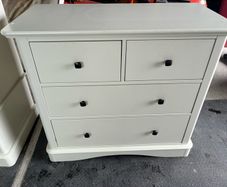 Baby changing chest of drawers