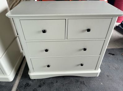Baby changing chest of drawers