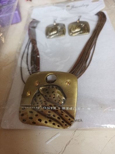 Costume  Necklace & Matching  Earrings.  Length  - 9".