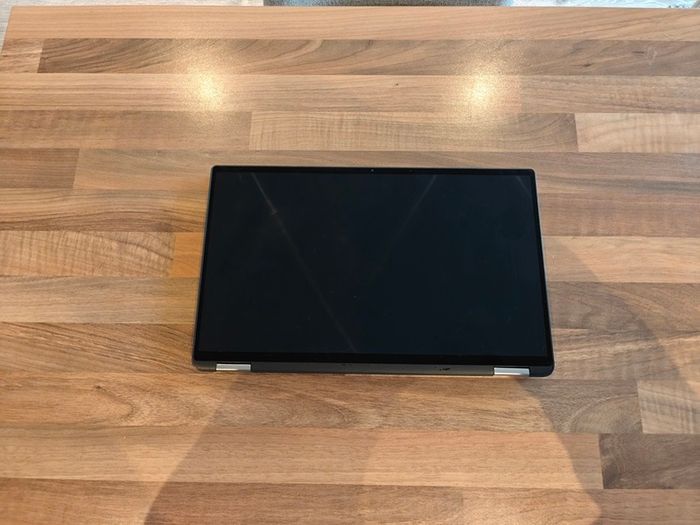 DELL Latitude 7400 2-in-1 360 Rotated Touchscreen Laptop