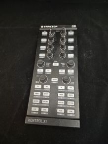 Native Instruments Traktor Kontrol X1 MK1