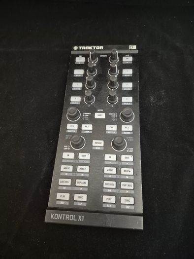 Native Instruments Traktor Kontrol X1 MK1