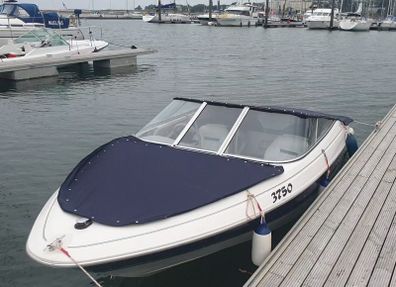 Bayliner Capri Boat
