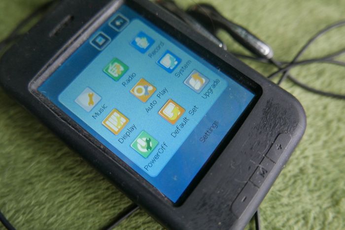 8GB MP4 Player Touch Screen FM Radio