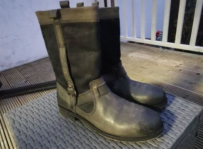 Levi's leather boots - new - Free P&P